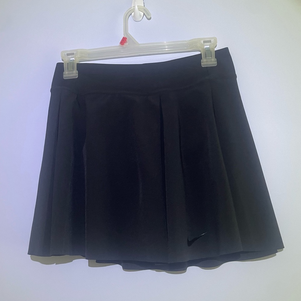 New Nike Flowy Black Athletic Skort